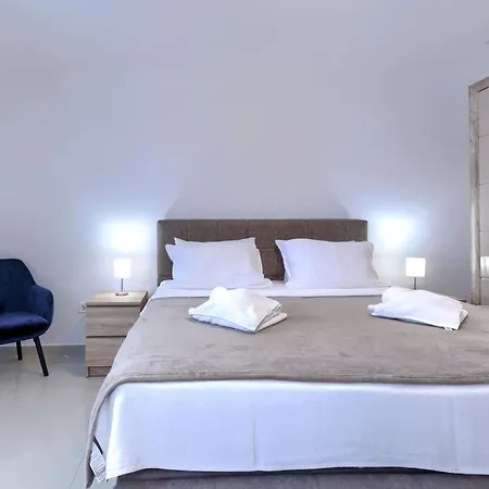 Amra 5 By Interhome *