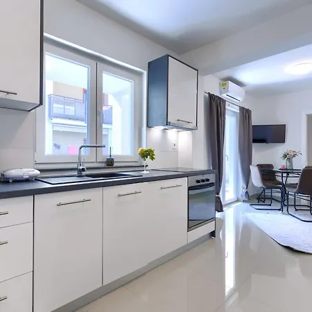 Amra-5 By Interhome
