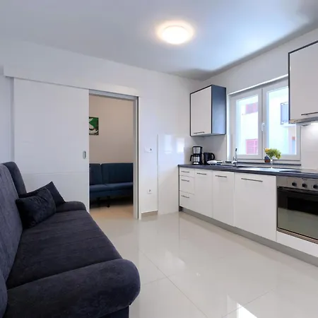 Amra-5 By Interhome