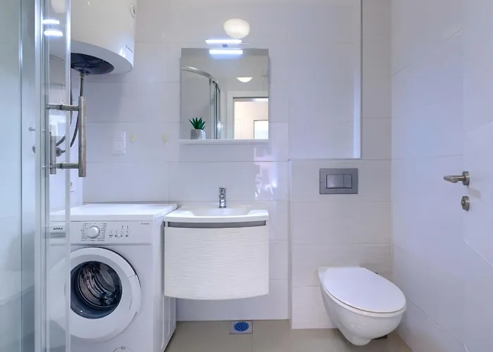 Amra 5 By Interhome アパート ポレッチ