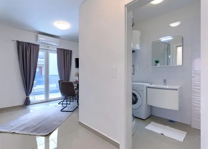 Amra 5 By Interhome ポレッチ