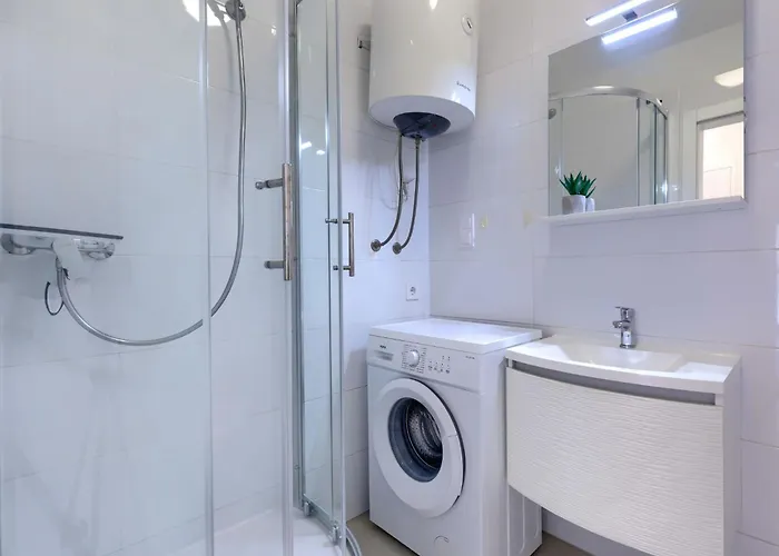 Amra 5 By Interhome アパート ポレッチ