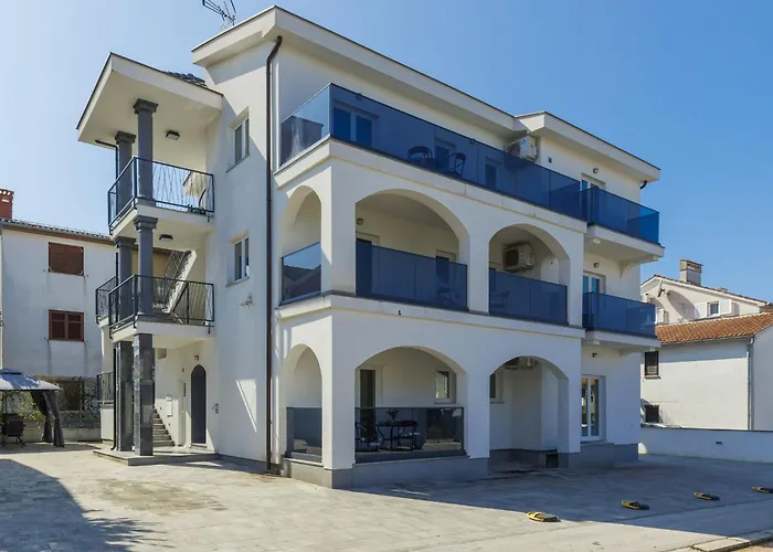 Amra 5 By Interhome *