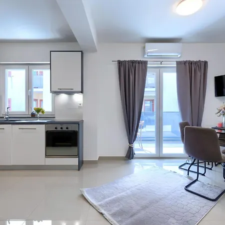 Apartman Amra-5 By Interhome