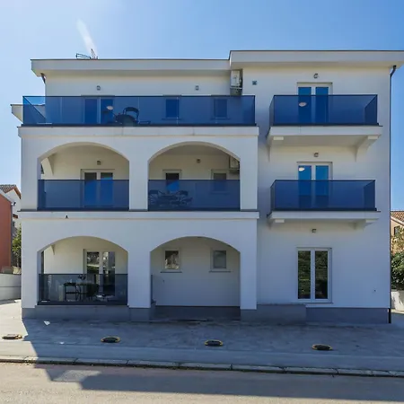 Amra 5 By Interhome Apartman *